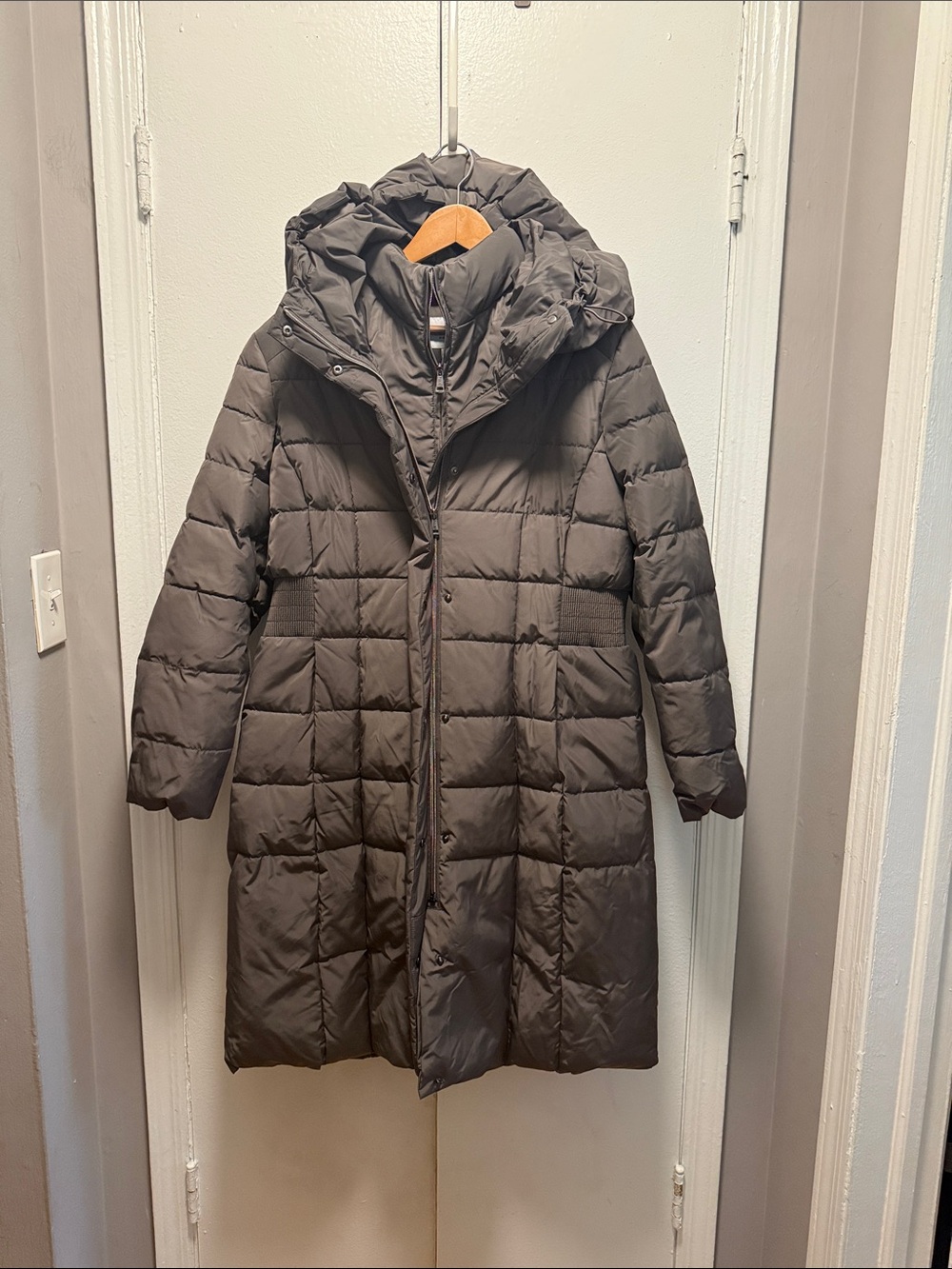 Cole Haan Quilted Puffer Jacket in Gray Taupe